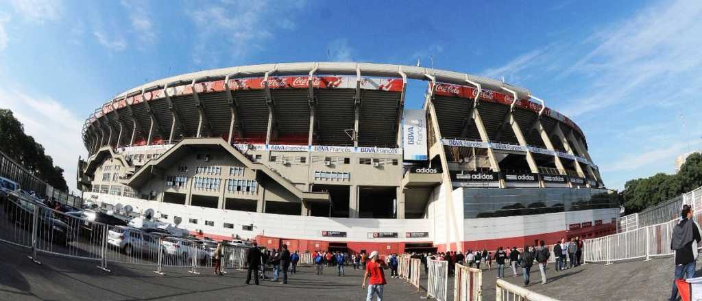 El árbitro Delfino fue al Monumental para River pero no pudo entrar