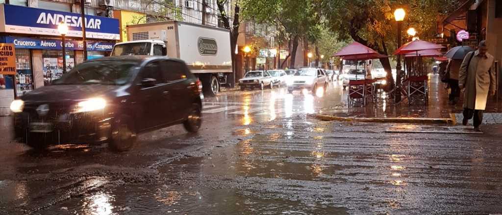 Pronostican lluvias y tormentas para este lunes en Mendoza