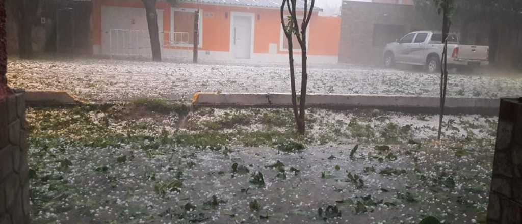 En San Rafael cayó piedra del tamaño de una pelota de ping pong