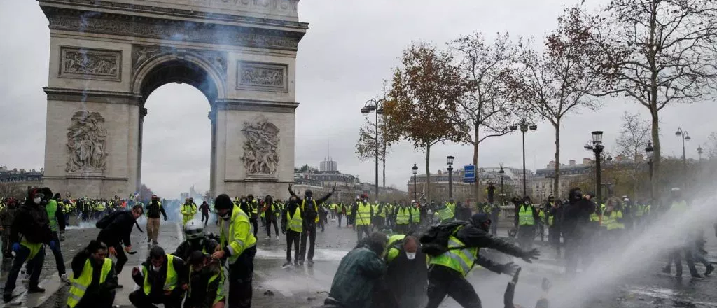 ¿Quién lidera a los chalecos amarillos en Francia? 