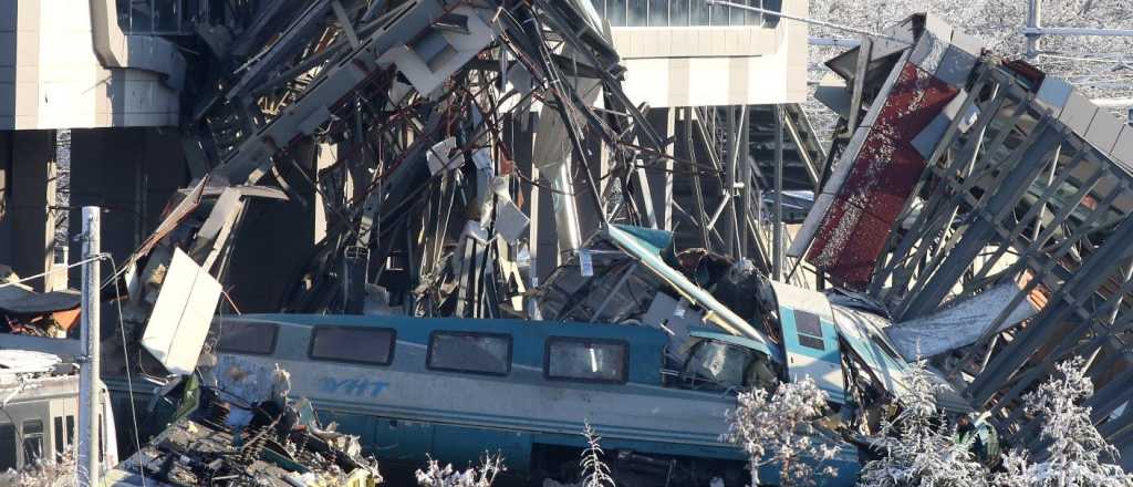 Muertos y heridos por un choque de trenes en Turquía