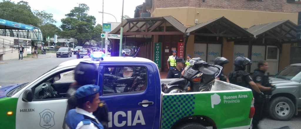 Video: una mujer ebria acusó a un policía de abuso para no pagar la multa