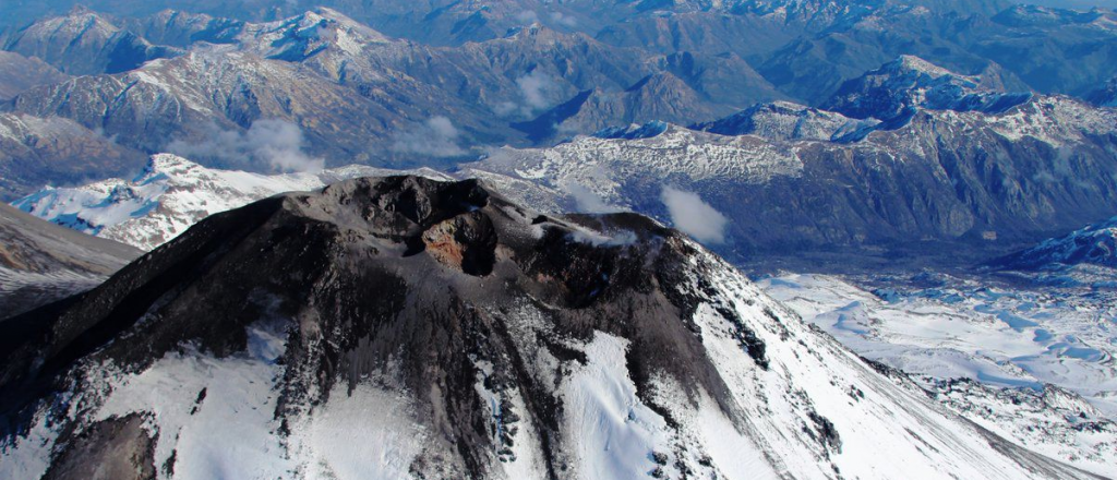 Registran una nueva explosión en el complejo volcánico Nevados de Chillán