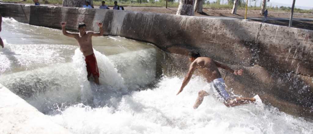 Lanzan campaña para evitar que se bañen en canales de riego