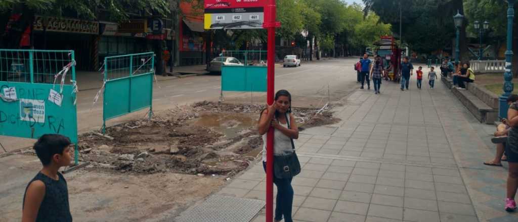 Dueños de micros piden capturar a quienes vandalizaron las paradas