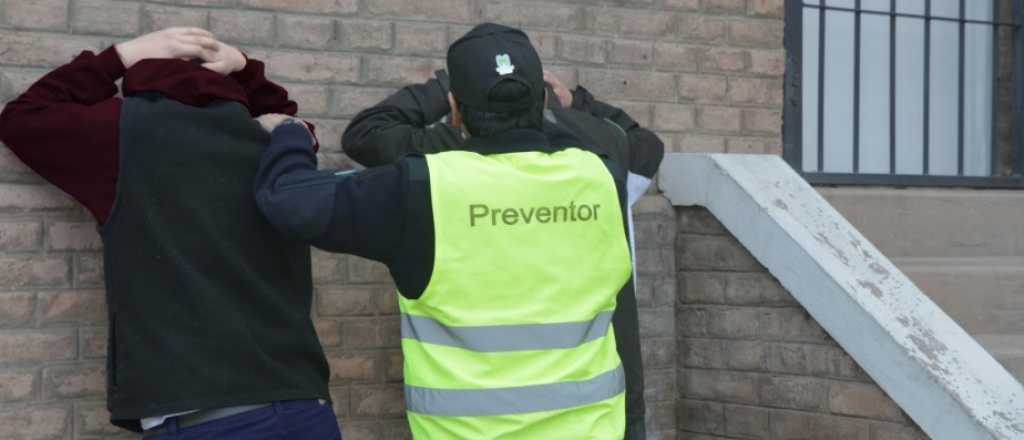 Dos detenidos tras intentar robar reflectores en el Área Fundacional 