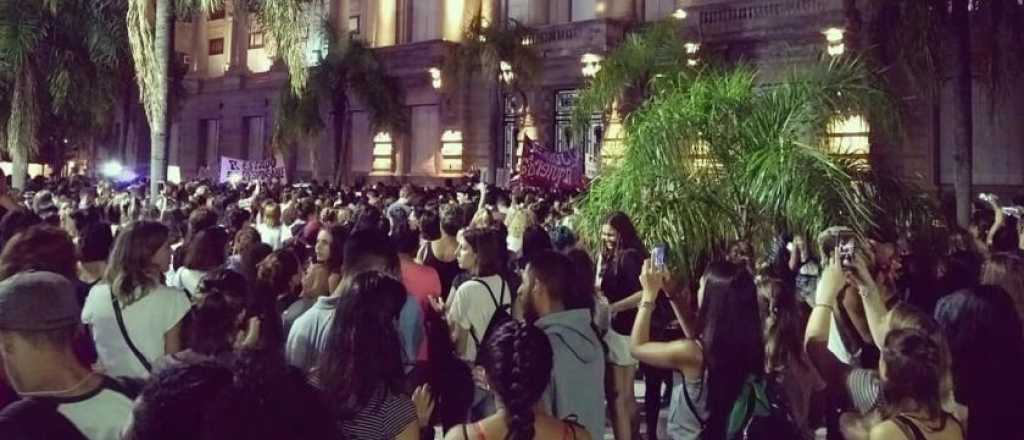 Video: enojos con feministas en la marcha por el femicidio de Agustina