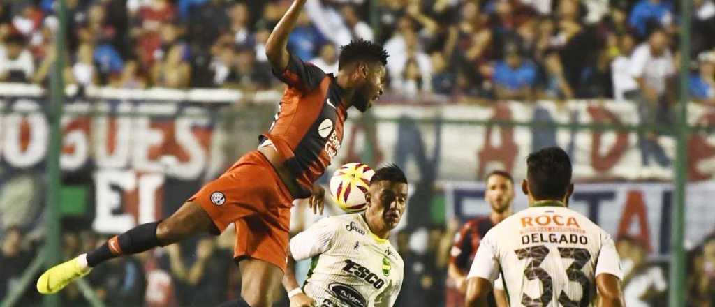 Defensa superó a San Lorenzo y alcanzó a Racing en la cima de la Superliga