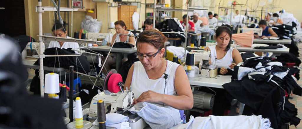 Se perdieron 53.000 empleos en la industria, en un año