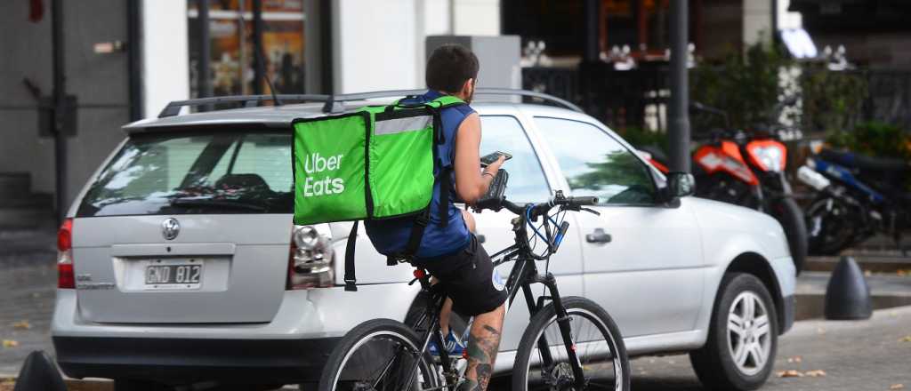 La batalla de los gigantes del delivery en Mendoza