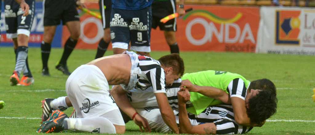 Apareció una foto inédita del gol de Oga que le dio el ascenso al Lobo en 2014