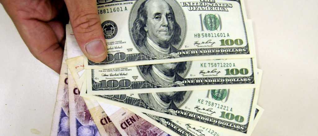 El peso argentino es la moneda que más se viene devaluando en el mundo