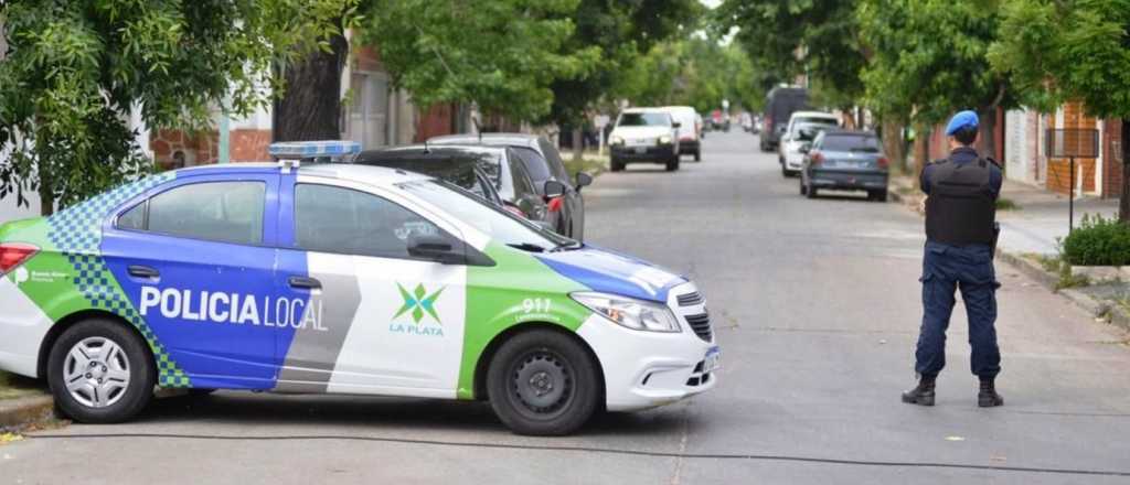 Buscan a un hombre que asaltó y violó a una niñera en La Plata