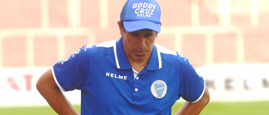 Video: así increpó un socio al técnico del Tomba tras la derrota ante Vélez