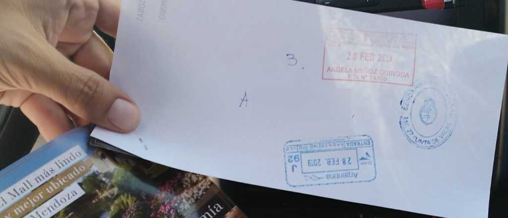 ¿Por qué Gendarmería entrega propaganda de un mall en la Ruta 7?