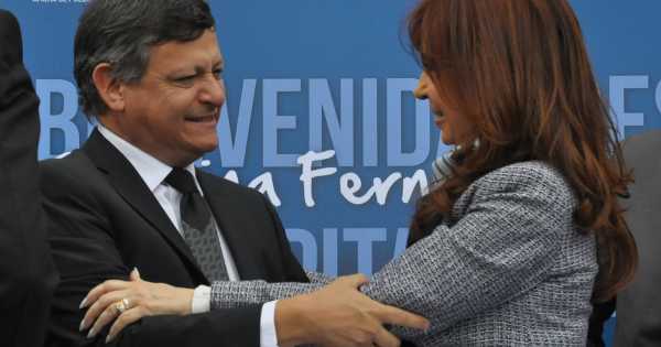 El gobernador de Chaco le pide a Cristina que desista de 