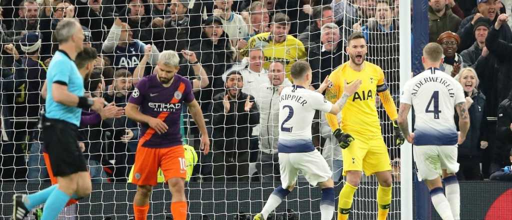 Video: le atajaron un penal a Agüero y el City perdió en Champions 