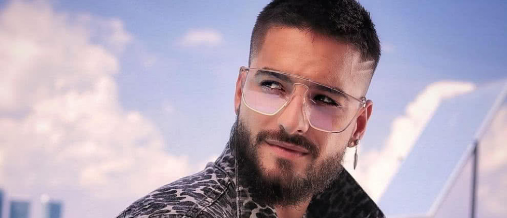 Maluma sorprendió con un miniconcierto en un restaurant de París