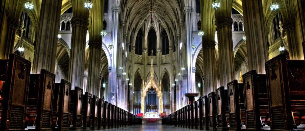 Detuvieron a un hombre que intentaba incendiar la Catedral de Nueva York 