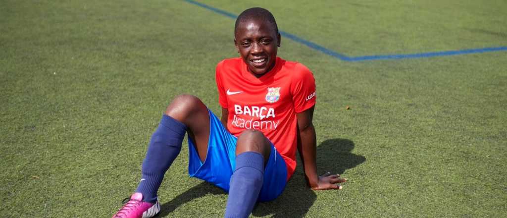 La dura historia de un niño africano que entrena en el Barcelona