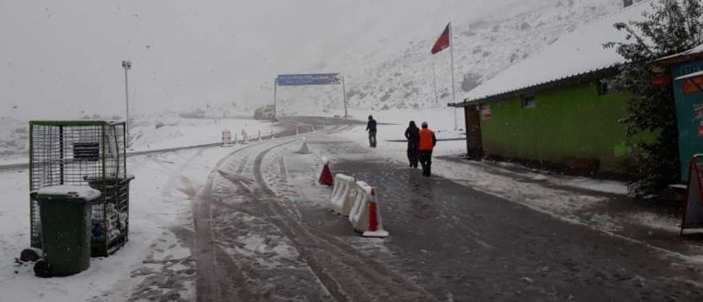 Recomiendan el uso de cadenas para viajar a Alta Montaña