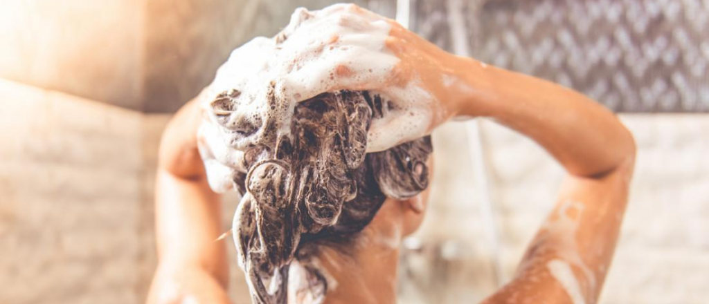 Truco para limpiar la ducha sin productos químicos