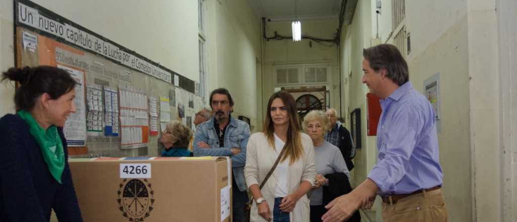 Amalia Granata fue a votar y la presidenta de mesa tenía pañuelo verde