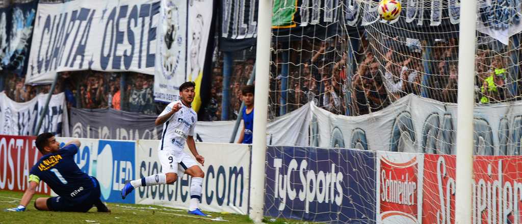 La Lepra goleó a Nueva Chicago y se ilusiona con el ascenso