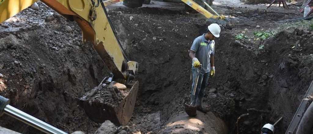 Repararon un caño de agua en Godoy Cruz y se normaliza el servicio 