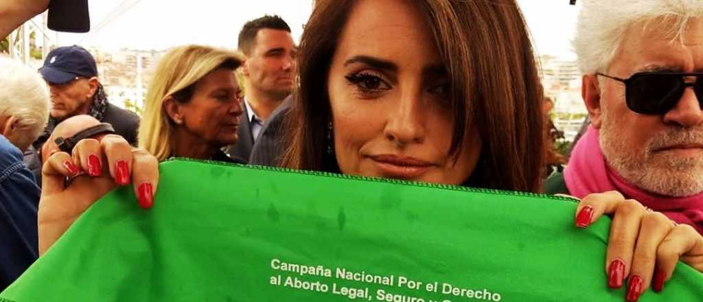 Penélope Cruz con el pañuelo verde en Cannes