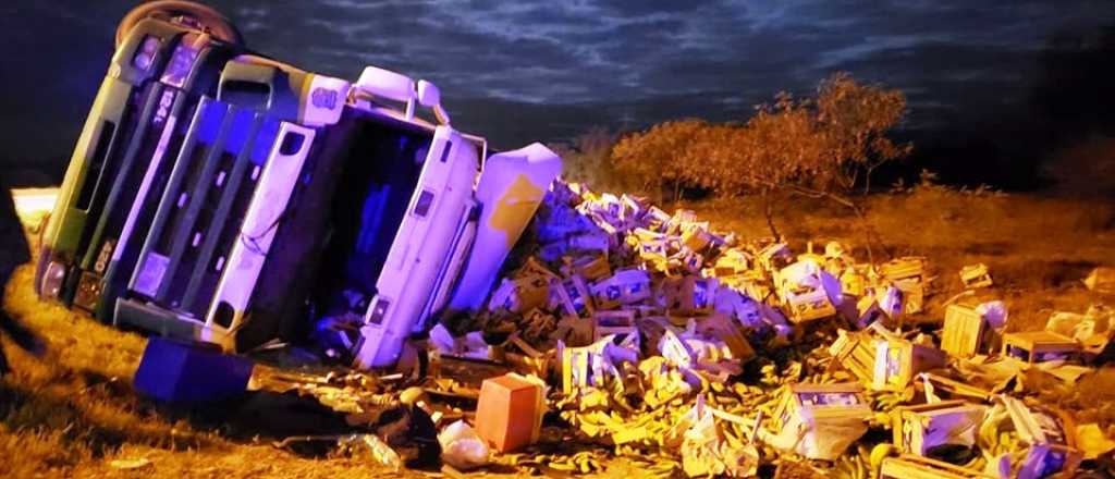 Se accidentó un camionero y la policía de San Luis le pidió coima