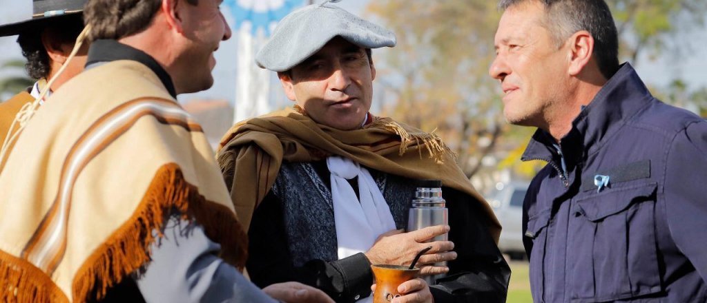 Bermejo celebró el 25 de mayo con un locro solidario a beneficio