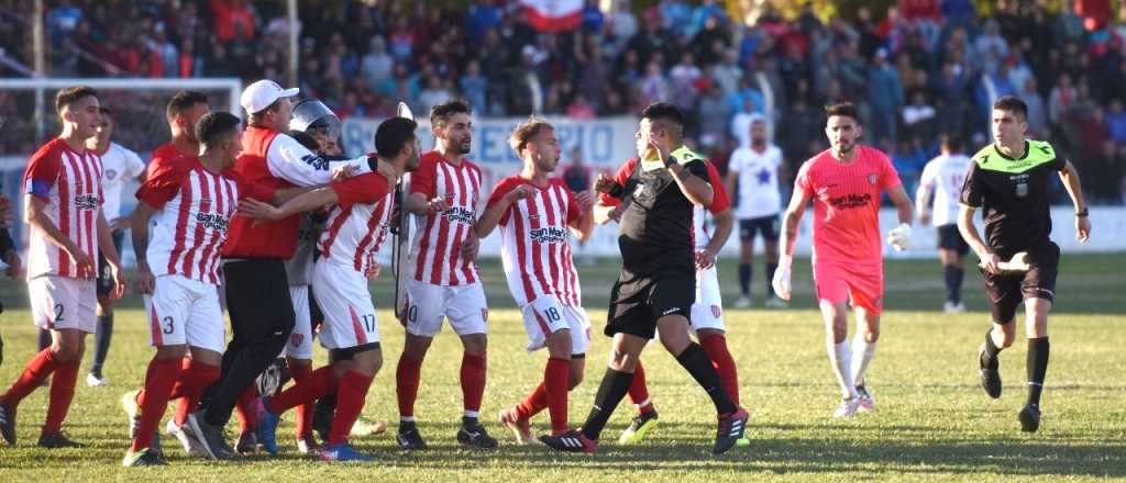 "Acostaron" a San Martín en San Juan y los jugadores se retiraron de la cancha