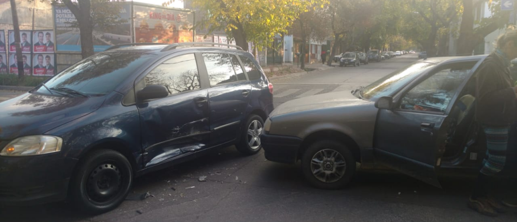 Insólito choque entre automovilistas en la Cuarta Sección Este