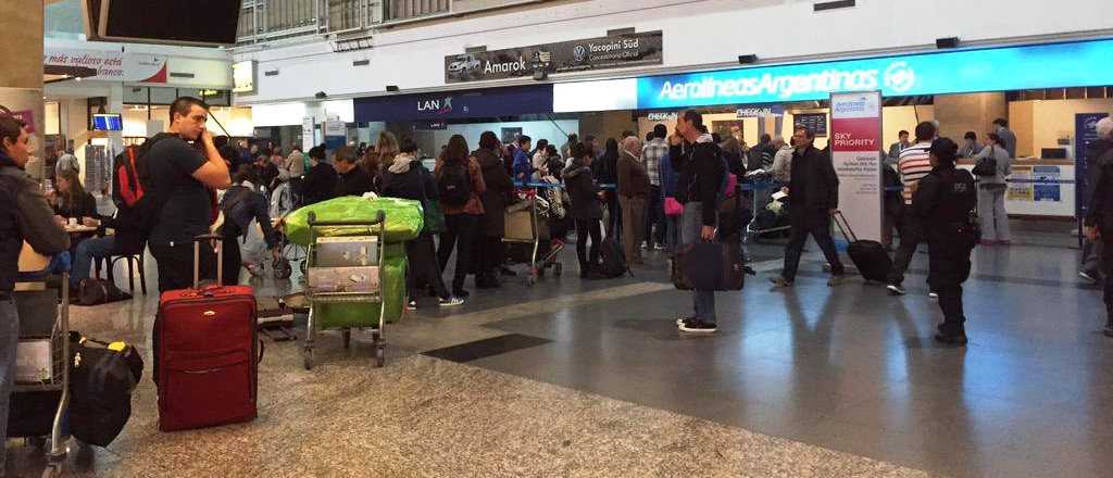 Vuelos demorados en Mendoza por la asamblea de personal técnico