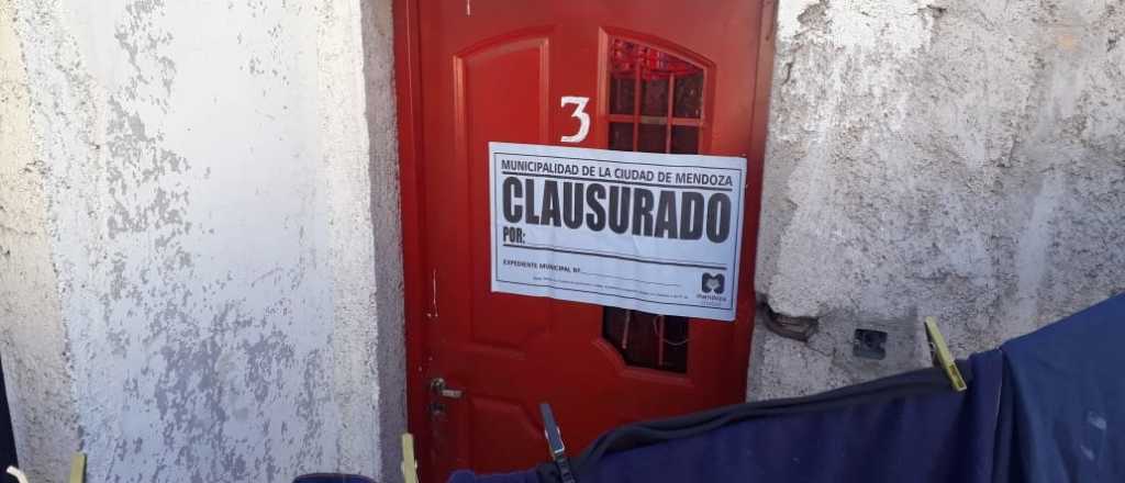 Hallan una villa clandestina en la terraza de una galería céntrica