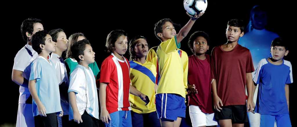 Videos y fotos: la Copa América comenzó con una ceremonia corta y austera