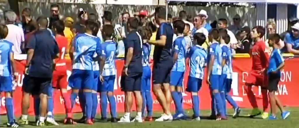 Videos: niños pararon un partido enojados porque los padres discutían