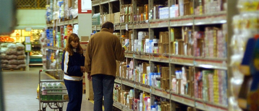 La gente comienza a stockearse con mercadería en Mendoza