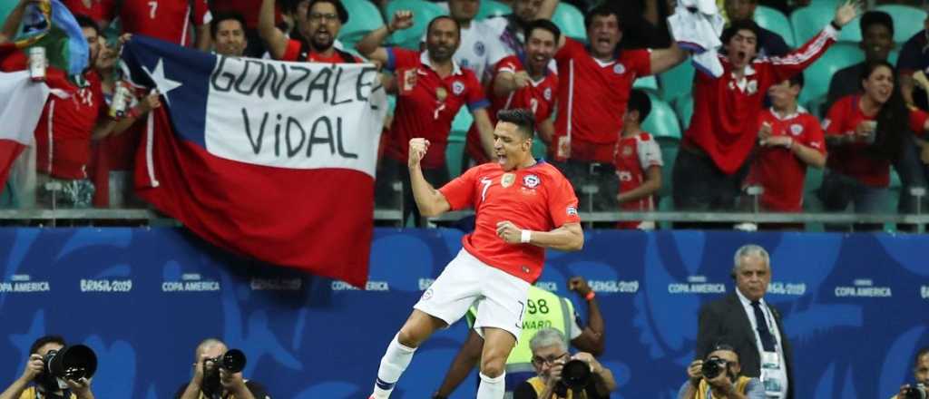 Chile venció a Ecuador, clasificó a cuartos de final y favoreció a Argentina