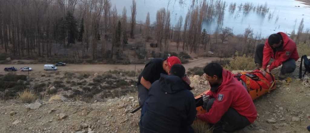 Rescataron a un turista inglés que cayó de un barranco en Potrerillos