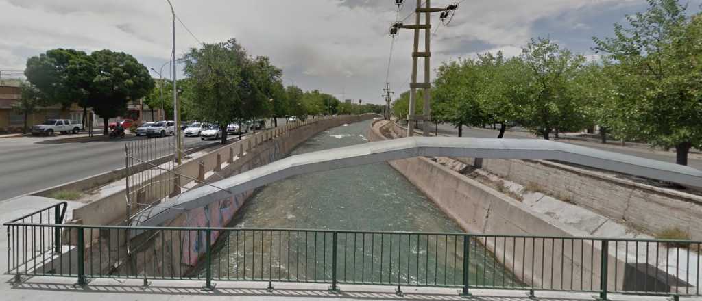 Durante una discusión entre hombres, uno cayó al canal Cacique Guaymallén