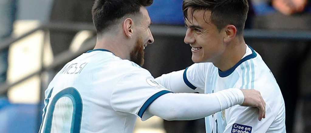 Video: el curioso intento de "mufa" de Dybala en el penal para Chile