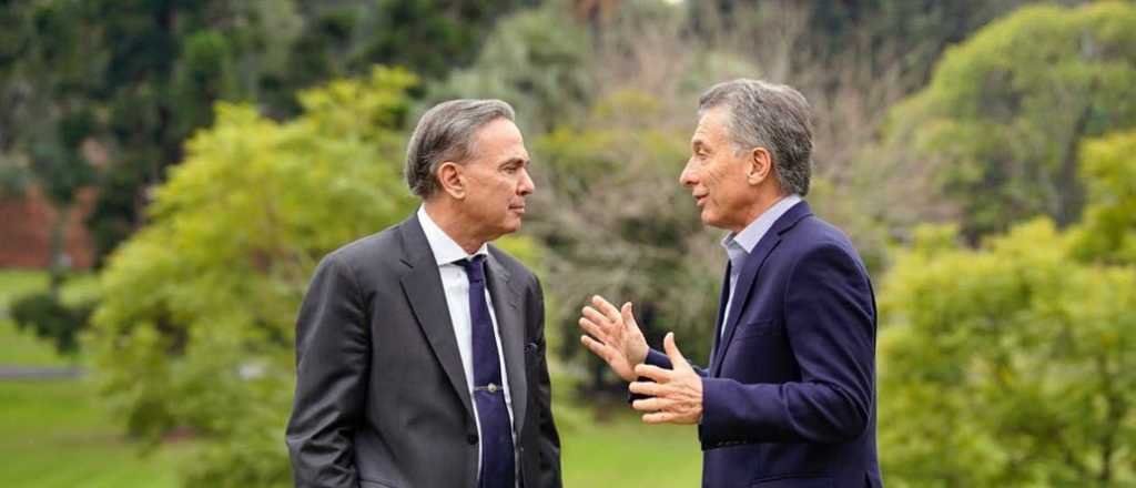 Macri "lo muestra" a Pichetto en el Día de la Independencia