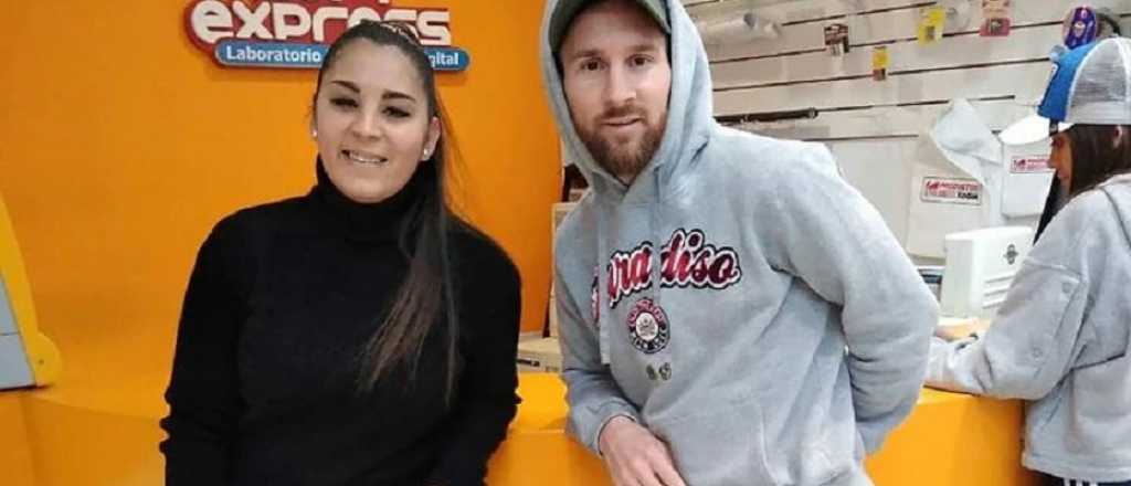 Messi fue a sacarse una foto carnet y revolucionó un shopping