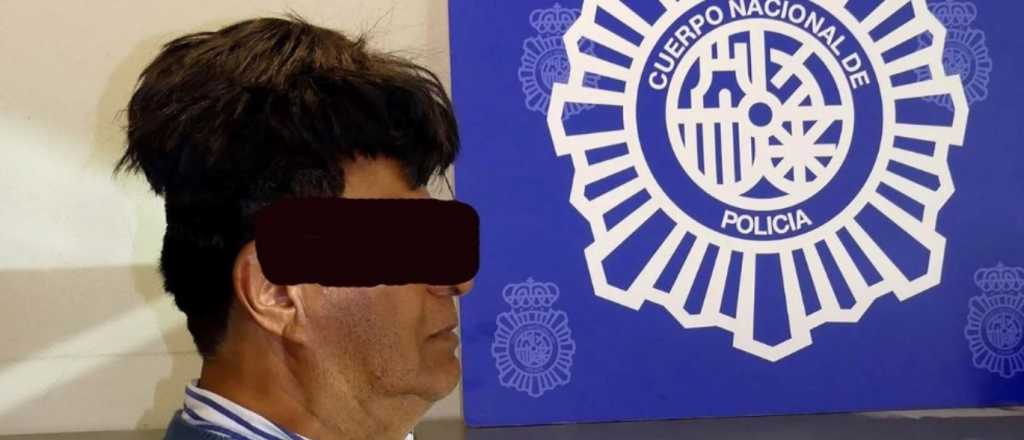 Insólito: llevaba cocaína en su peluquín y lo descubrieron