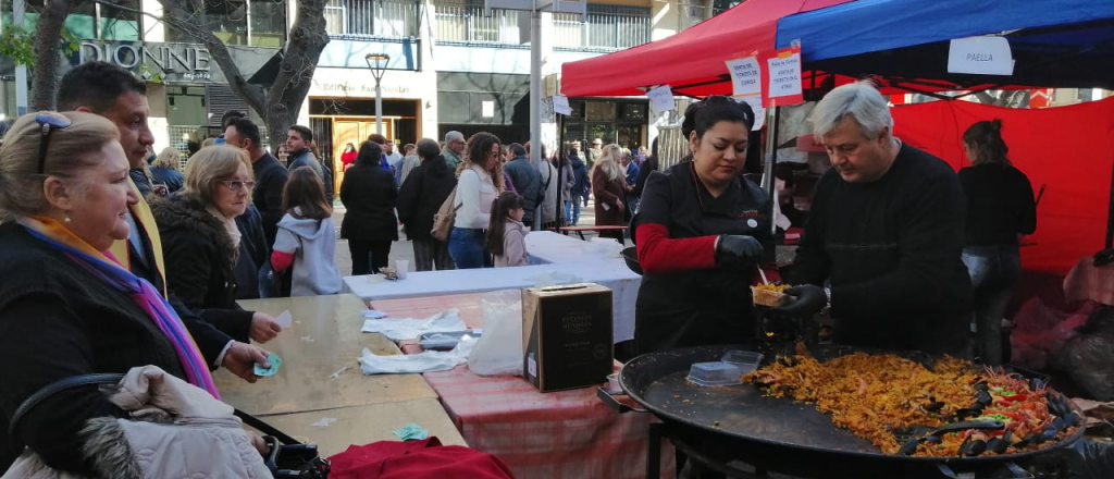 Color y comidas en los festejos de Patrono Santiago