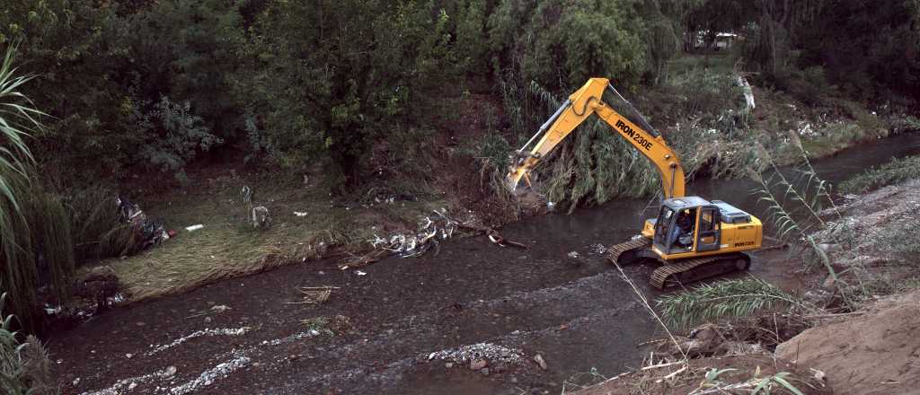 Mendoza gasta $2 millones al año para limpiar canales 