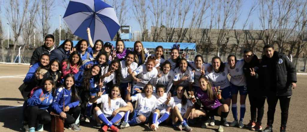 Fútbol femenino: el triste detalle para las chicas bicampeonas del Tomba