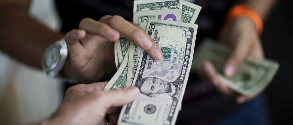 Dólar hoy: sin intervención del Central, la divisa subió y cerró a $58,20 